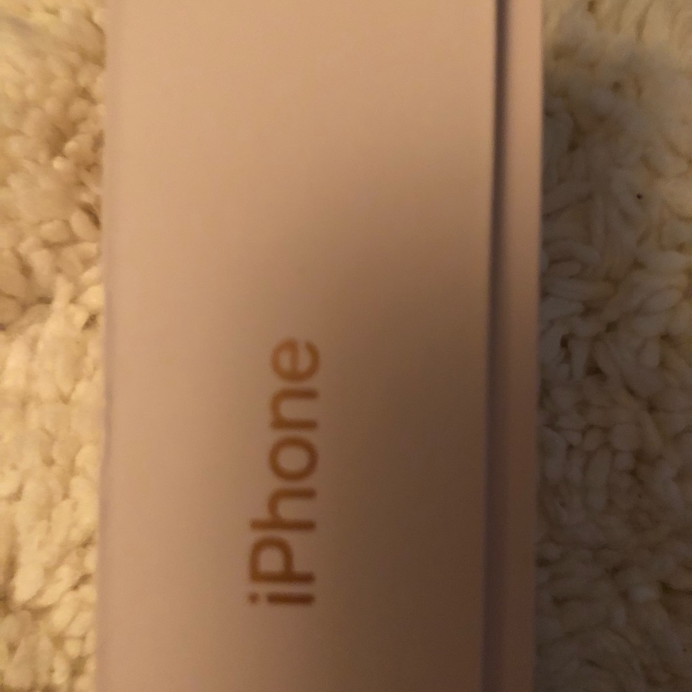 iPhone 8plus - Picture 4 of 6